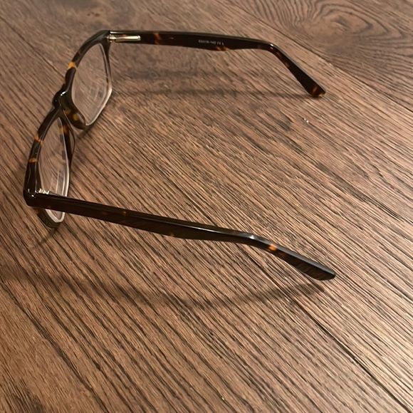 Prescription glasses - Picture 5 of 9